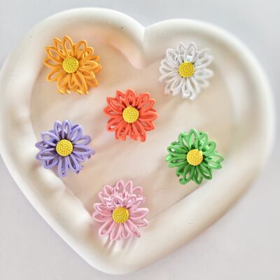 Daisy Pop Colorful Hair Claw Clips