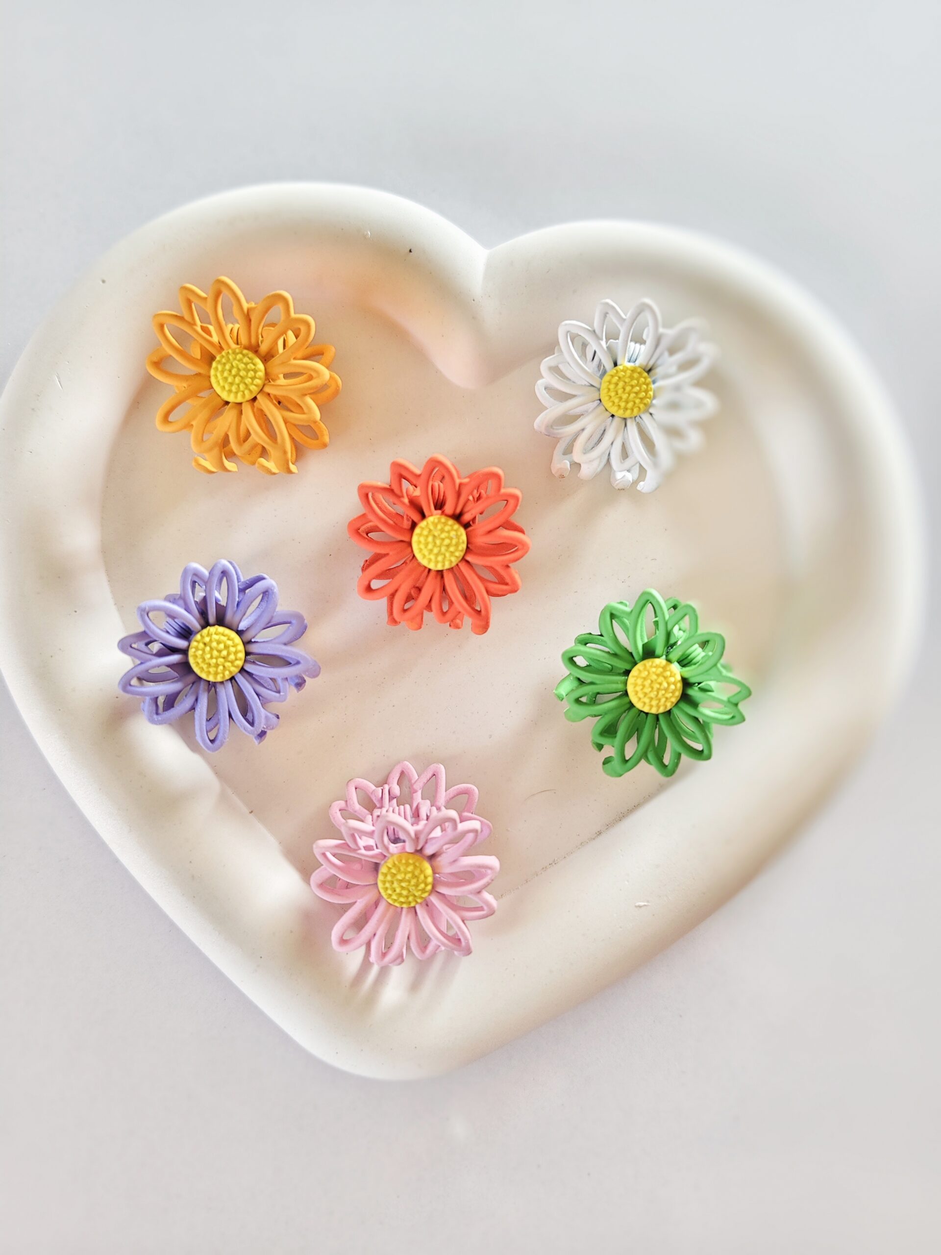 Daisy Pop Colorful Hair Claw Clips