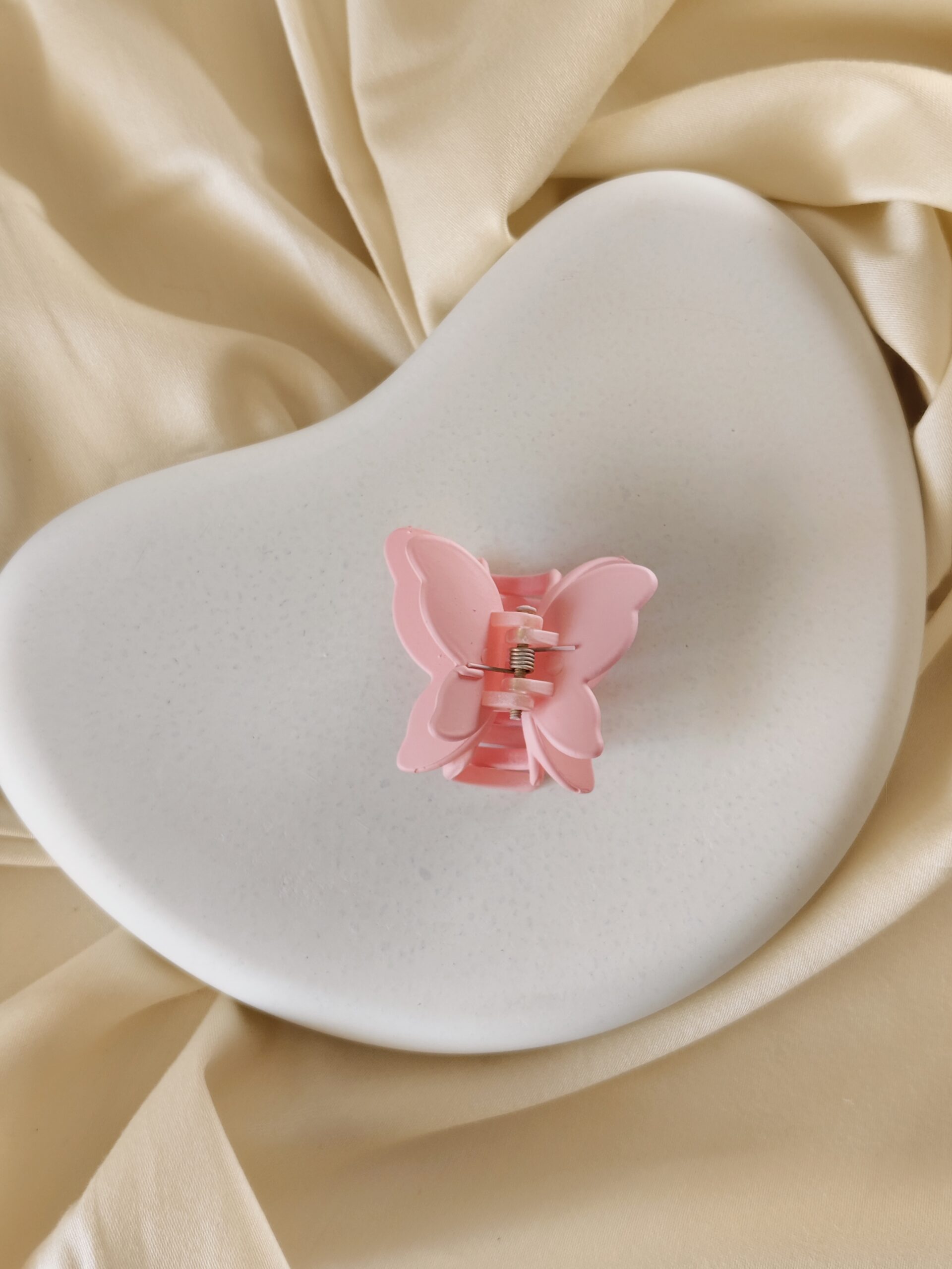 Stylish Matte Butterfly Clutch - Image 5