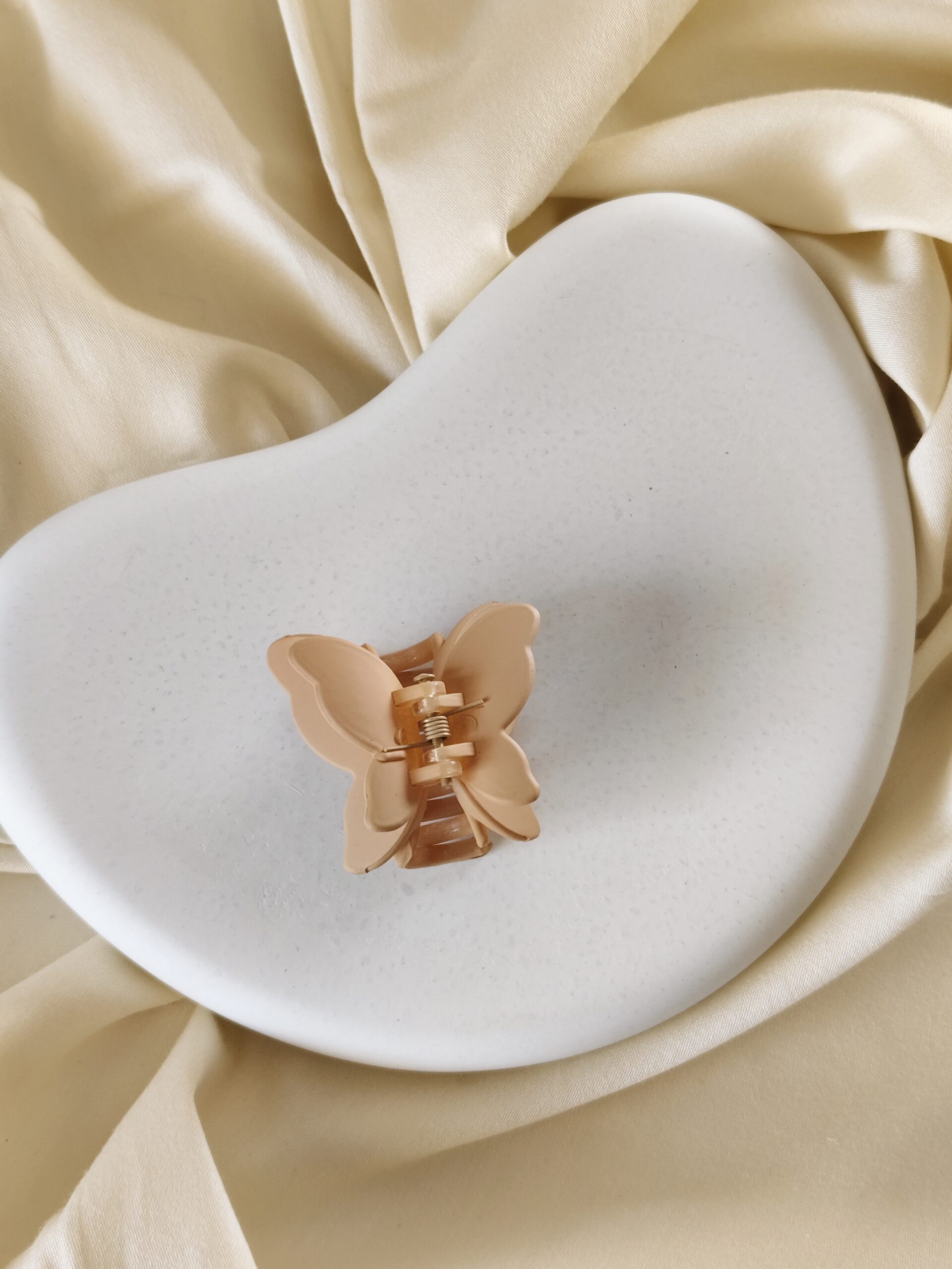 Stylish Matte Butterfly Clutch - Image 7